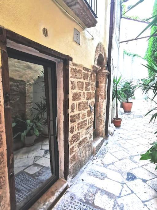 Corte San Triggiano 13 Citta Vecchia, Bari Exterior foto